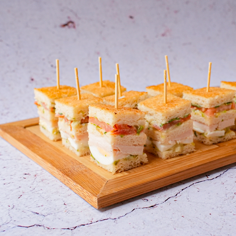 Image pour 18 MINI CLUB SANDWICHS EN BROCHETTE